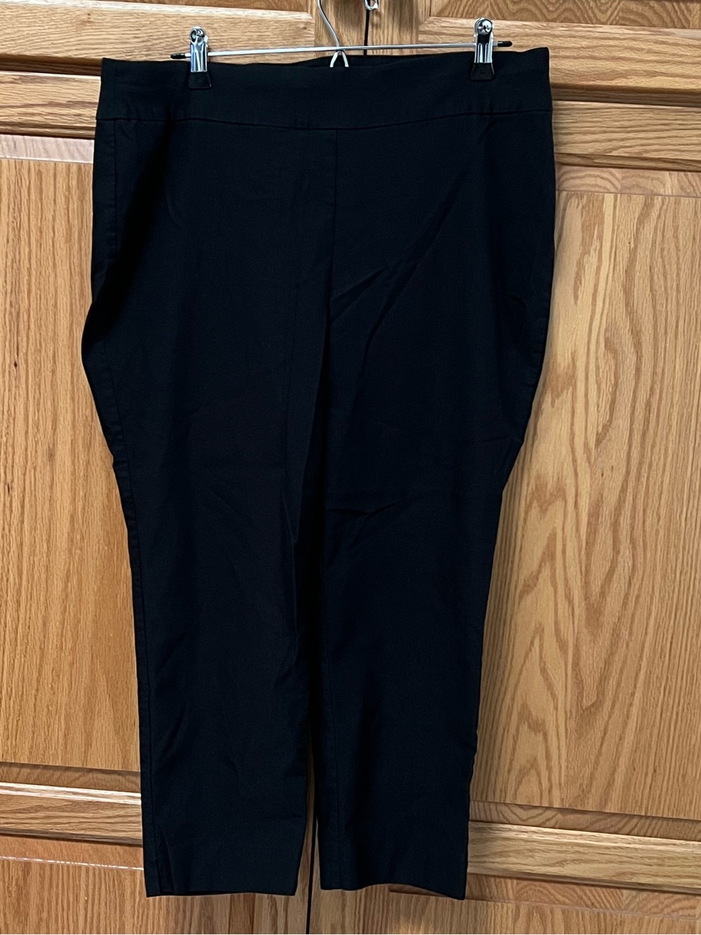 Chico's Black Slim Cropped Pants, GUC, Size 2.5